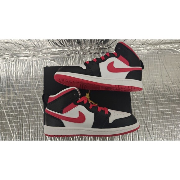 Jordan 1 Mid (PS) Black Very Berry White , 640734-016, Size 1.5Y main image 8